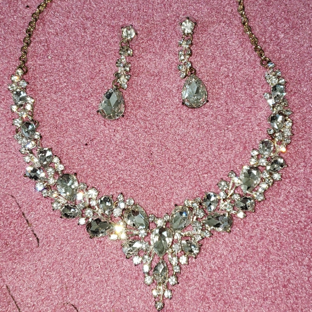Bling necklace and earrings